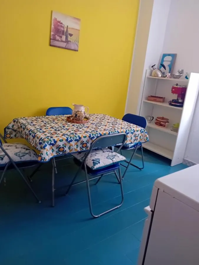 Beach House Mondello 0*,  Italie